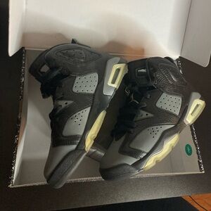 Air Jordan 6 Retro Cool Grey BG [5Y Size]